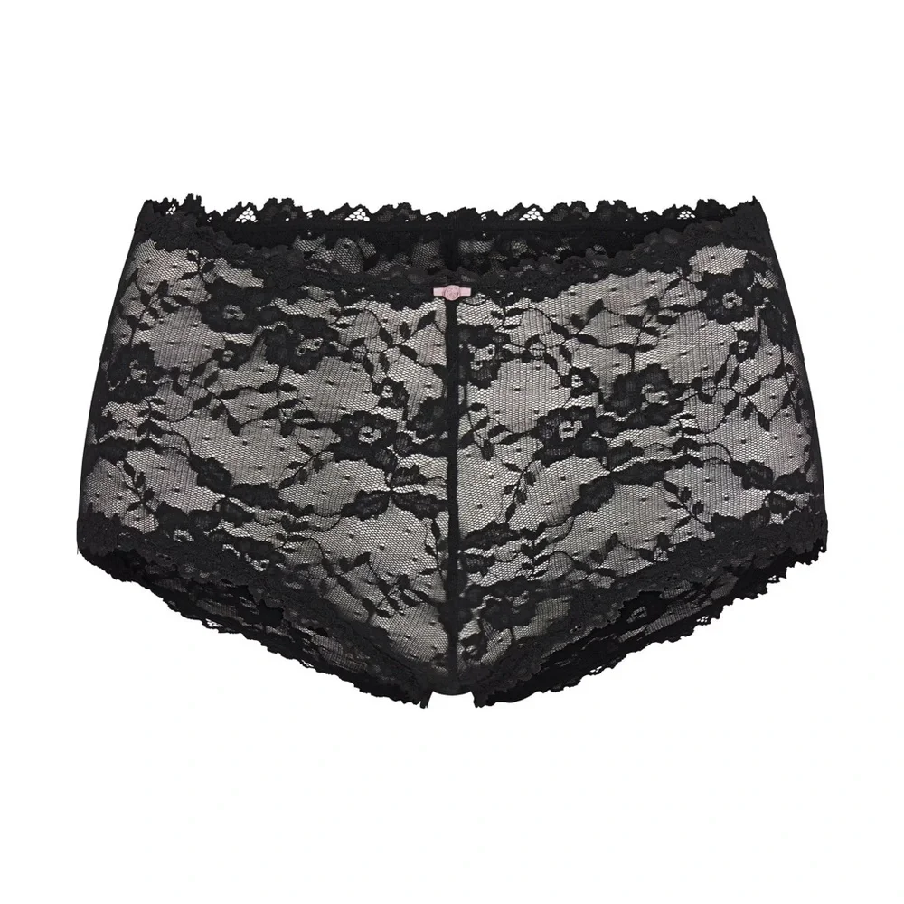 SKIMS onyx lace boy shorts size small